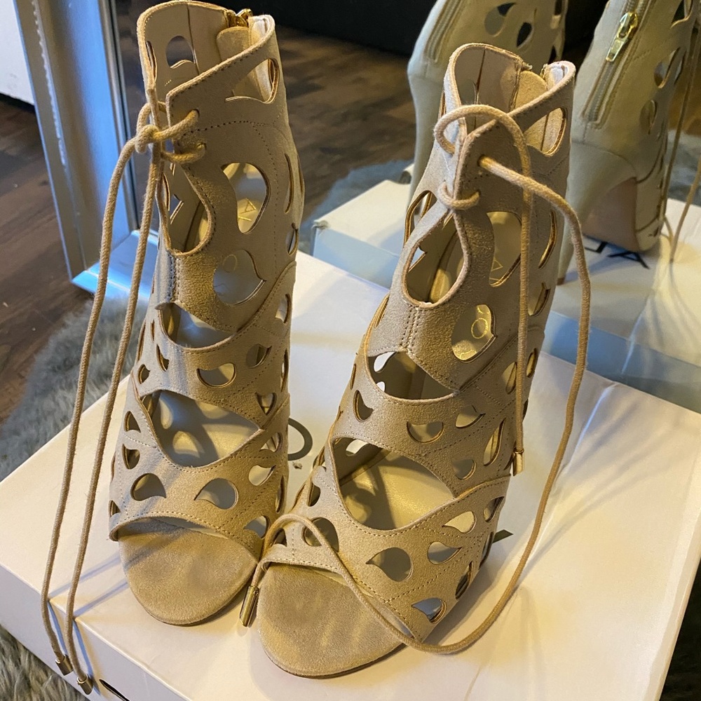 Aldo DellaRocca Heels